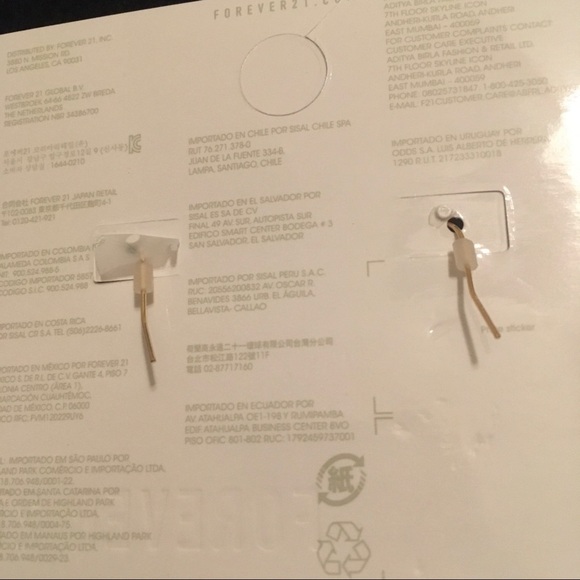 FOREVER21 Green Stone Earrings - Picture 4 of 6